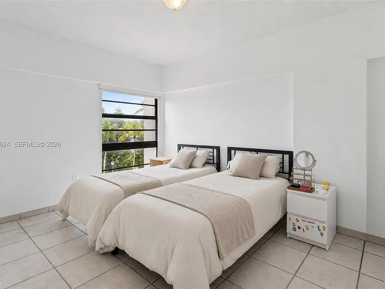 575 Crandon Blvd #413 — Photo 19