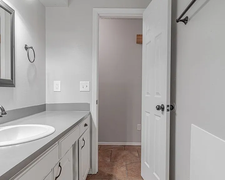 821 Peregrine Dr — Photo 38