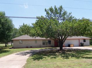 516 Ham Ln, Uvalde, TX 78801