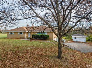 11305 Ballard Rd, Woodstock, IL 60098