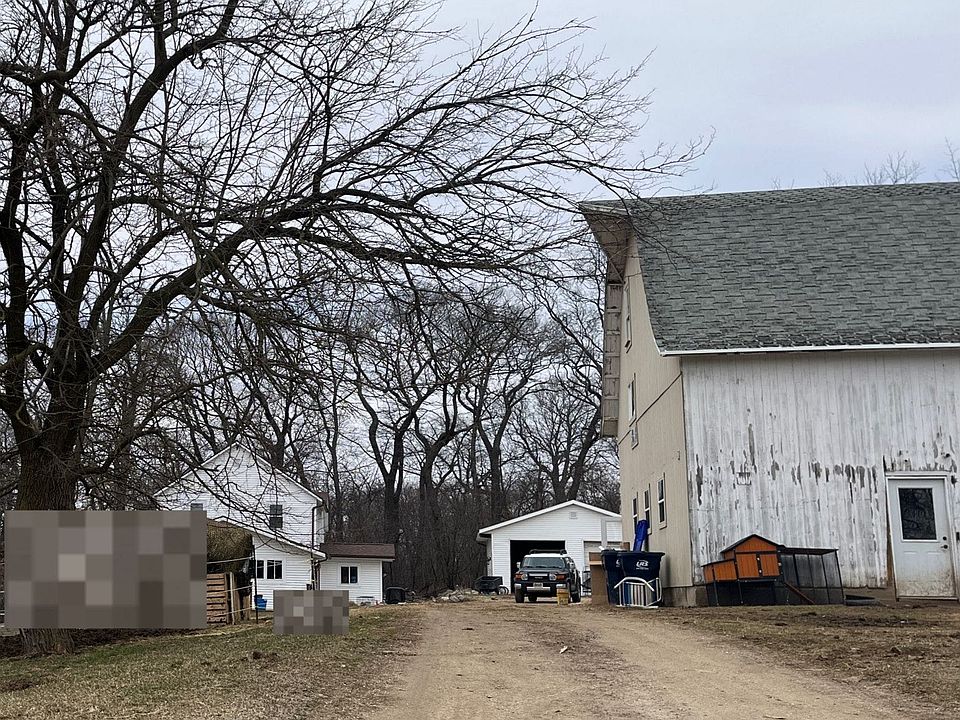 2nd image of 272 Edgerton Rd