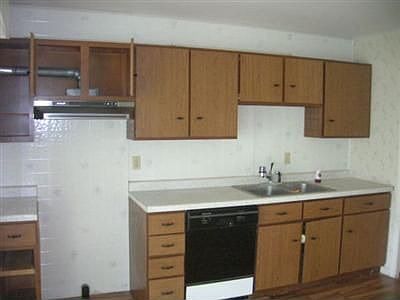 5th image of 209 Pioneer Ave