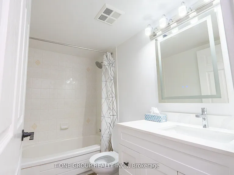29 Pemberton Ave #605 — Photo 12