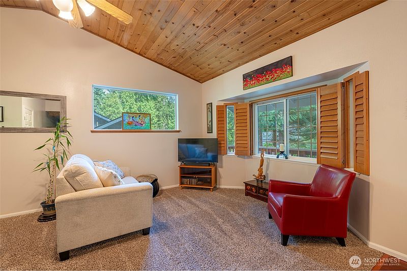 4th image of 72 Sayward Lane