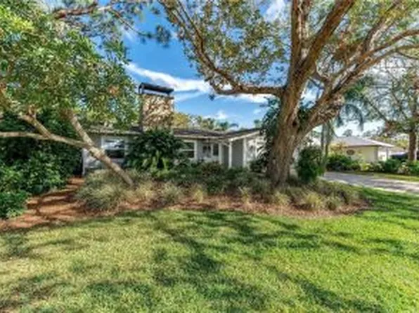 5610 Creekwood Dr, Sarasota, FL 34233