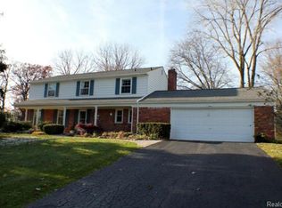 5674 Raven Rd, Bloomfield Hills, MI 48301