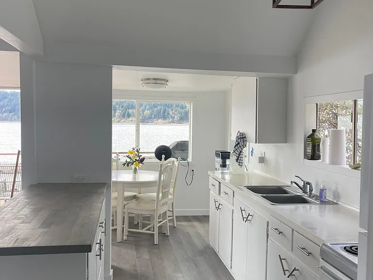 28321 Manzanita Beach Rd SW — Photo 3