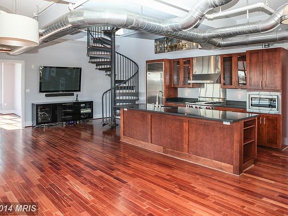2nd image of 1600 Clarendon Blvd #W401