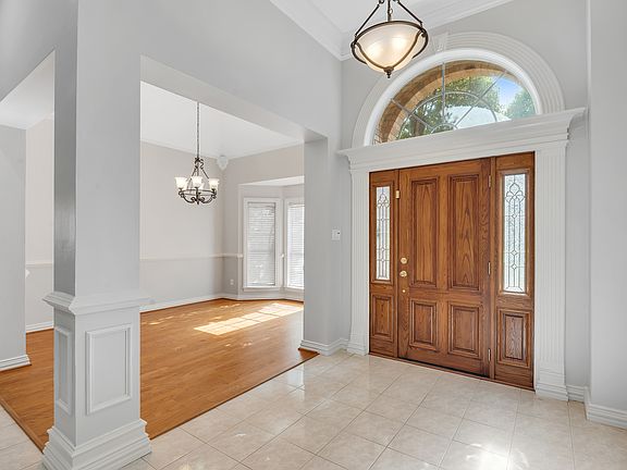5th image of 360 Highland Oaks Cir