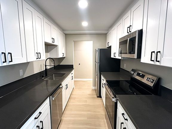 4th image of 5435 Heidi St APT 1F