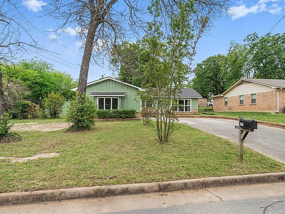 2nd image of 3021 Williamsburg Dr