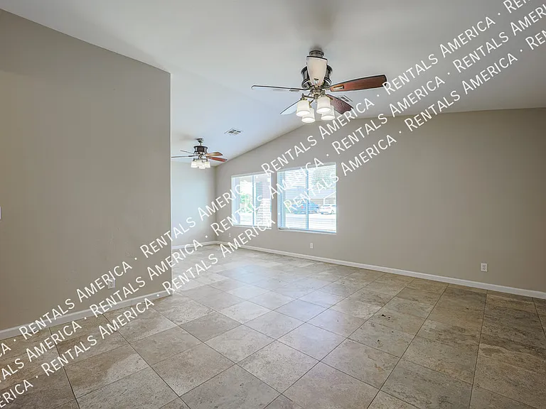 771 E Laredo St — Photo 19