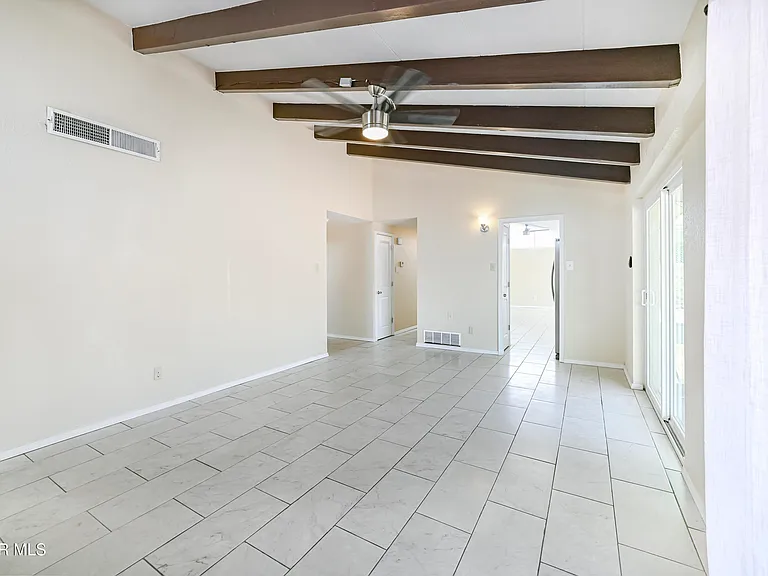 368 Chermont Ct — Photo 6