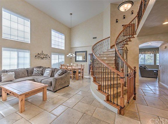5th image of 20720 Como Ln