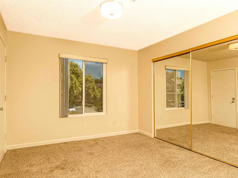 Creekside Village Apartments — Photo 14