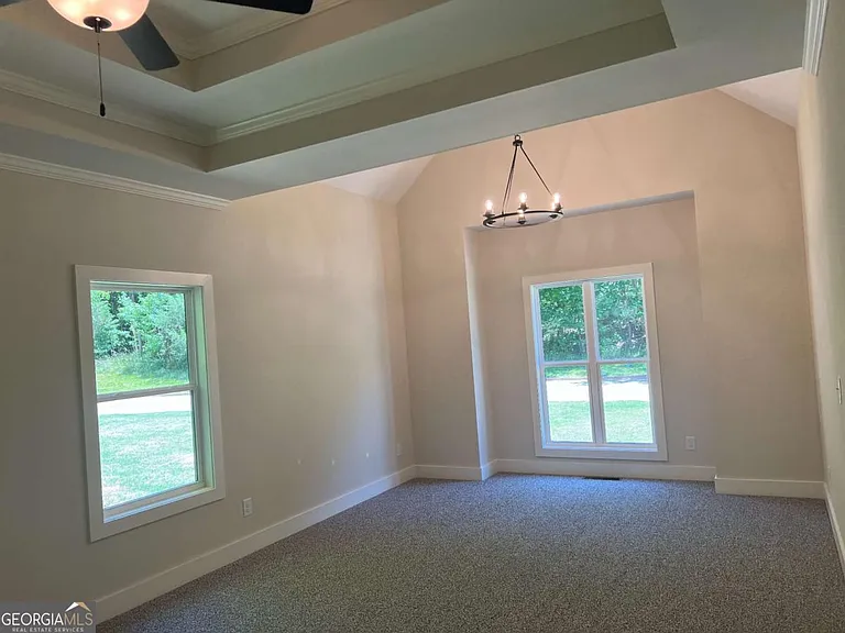370 Ansley Dr — Photo 6