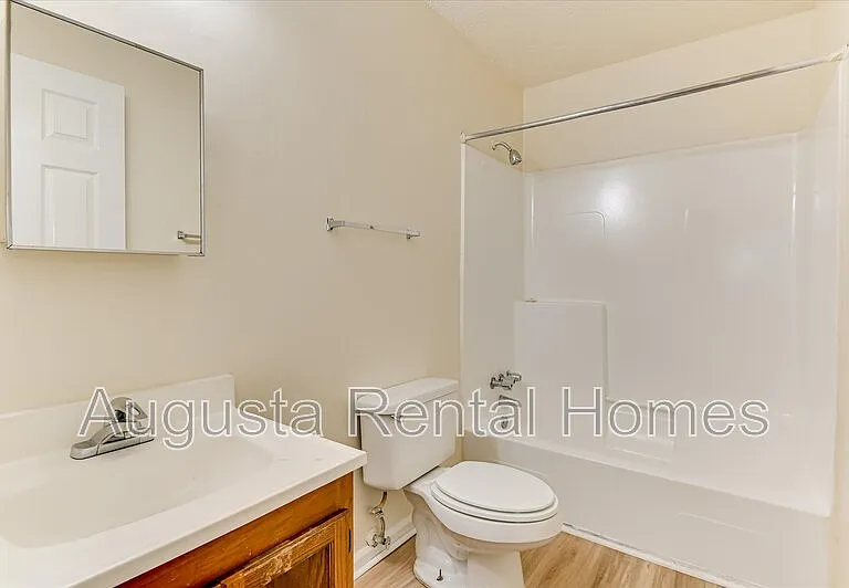 707 Cardinal St — Photo 9
