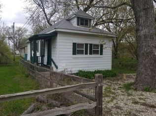 301 Rosedale Dr, Lakemoor, IL 60051