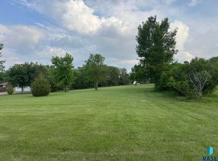 Cottonwood Cove Trl, Madison, SD 57042