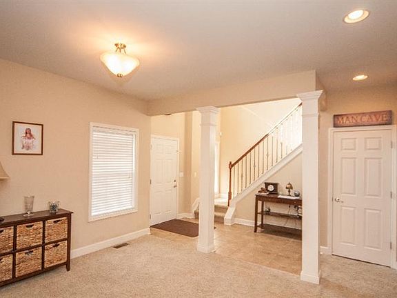 5th image of 4020 Sweetspire Dr