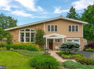 11 Camelot Dr, Plymouth Meeting, PA 19462