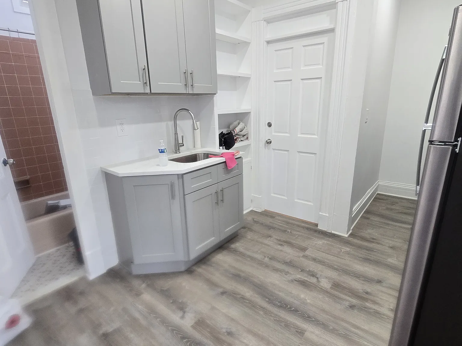 2 bed, 1.5 bath, 900 sqft, $2,700 — Photo 2