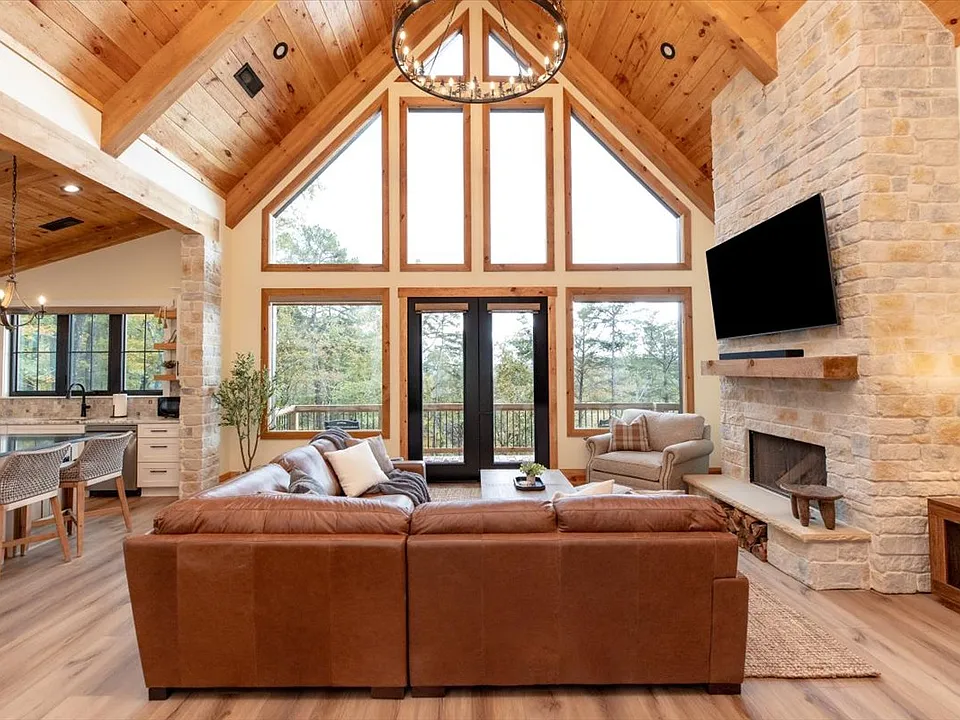 458 Palisade Dr