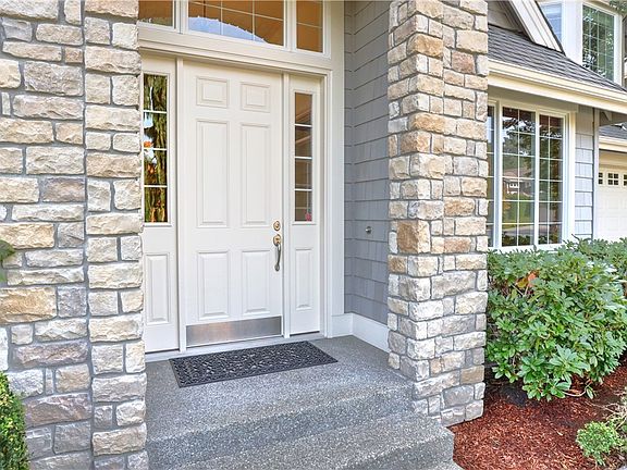 Welcome home with this inviting covered front porch! 