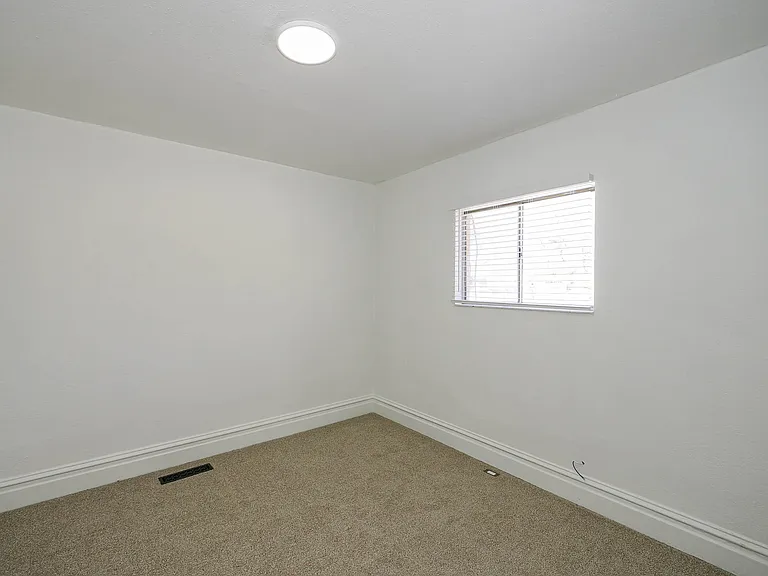 843 W Emeril Ave — Photo 7