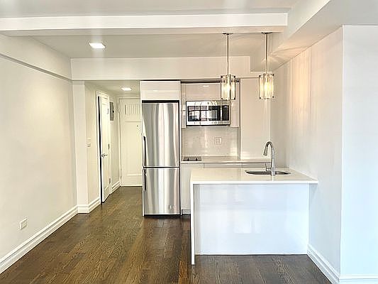 2nd image of 45 Tudor City Pl #6030