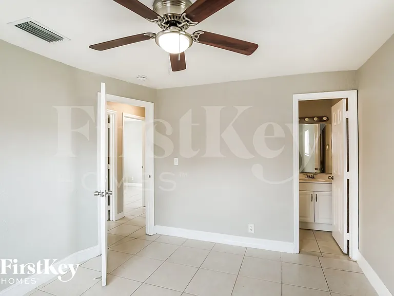 4951 SW 16th St — Photo 9