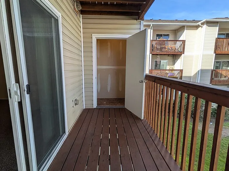 Wellesley Park Apartments — Photo 73