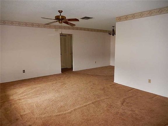 3rd image of 10210 NW 80th Ct