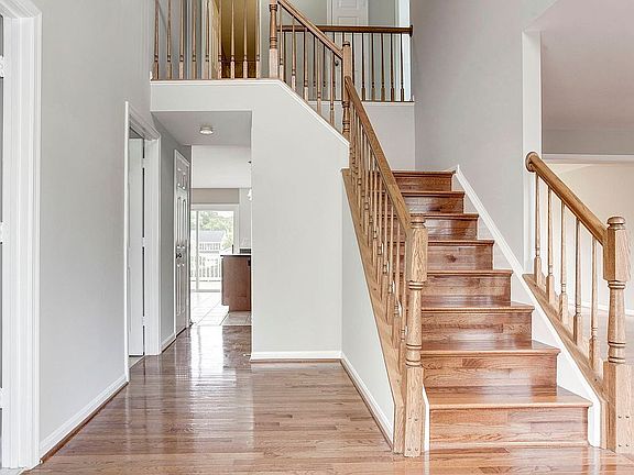 4th image of 15661 Piedmont Pl