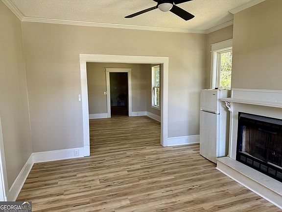 2nd image of 961 Log Cabin Way