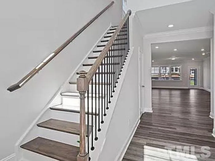 2237 Jollay St — Photo 3