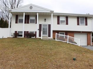 349 Ashford Dr, Lancaster, PA 17601