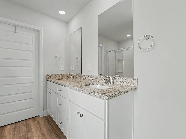 107 Mill St — Photo 3