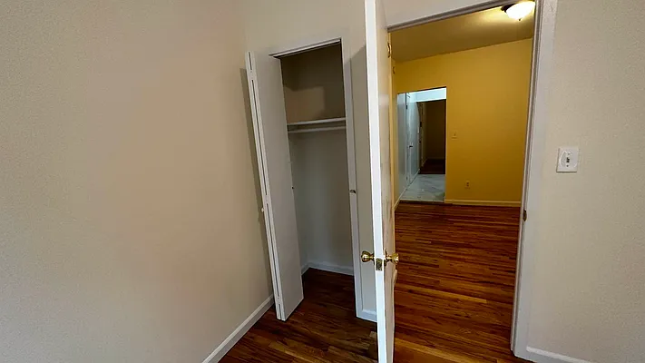 Rented by HOLTON REAL ESTATE INC. | media 4