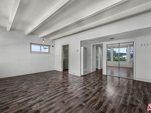 2nd image of 130 Montreal St