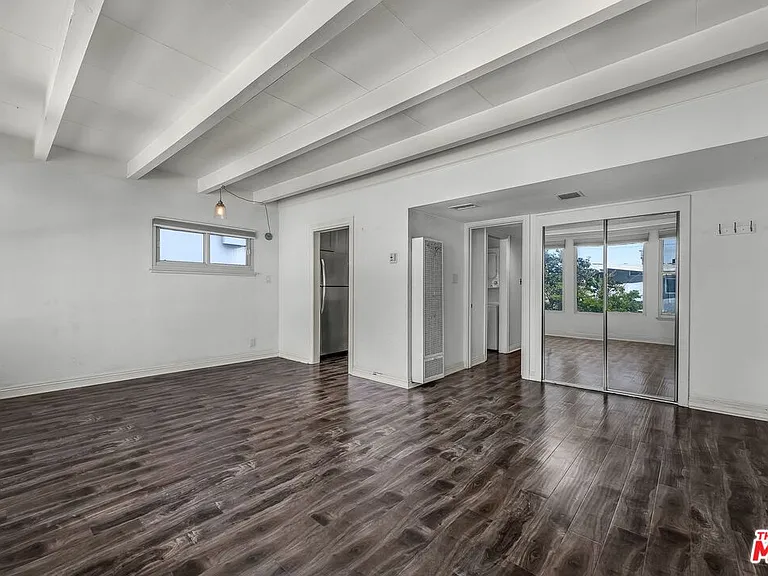 130 E Montreal St — Photo 2