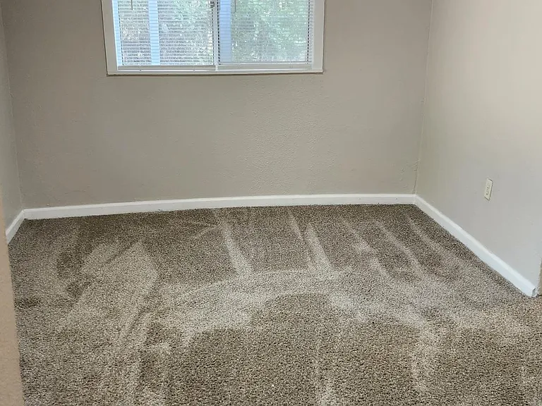 808 Howell Dr — Photo 24