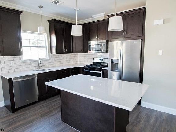 Large Kitchen with Center Island, SS Appliances and Quartz C