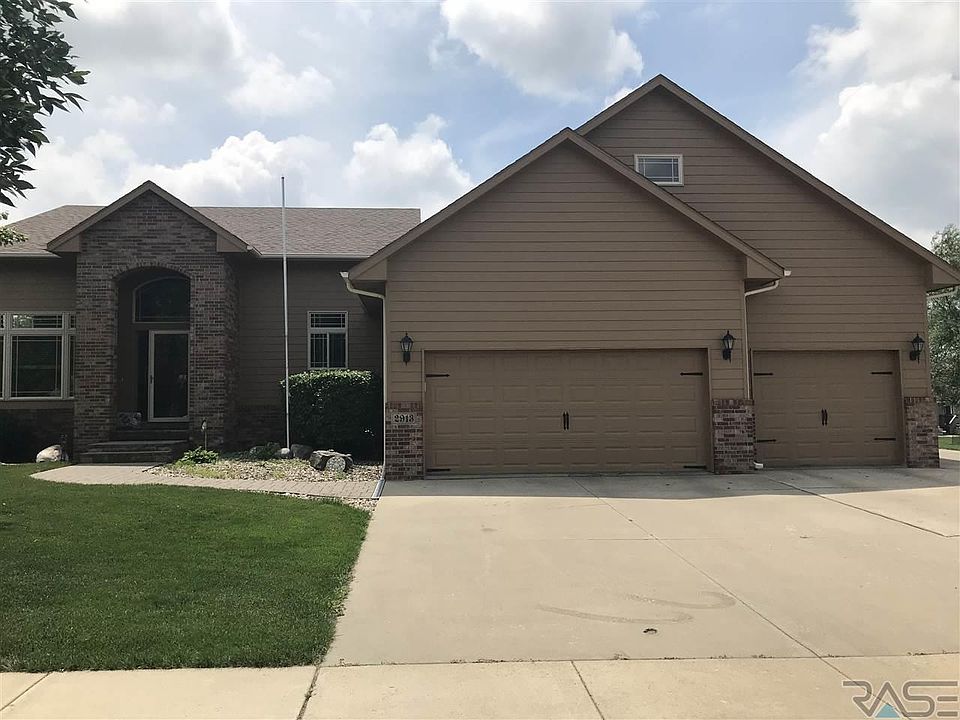 1st image of 2913 W Auburn Hills St