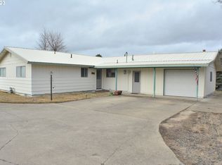 10808 S D St, Island City, OR