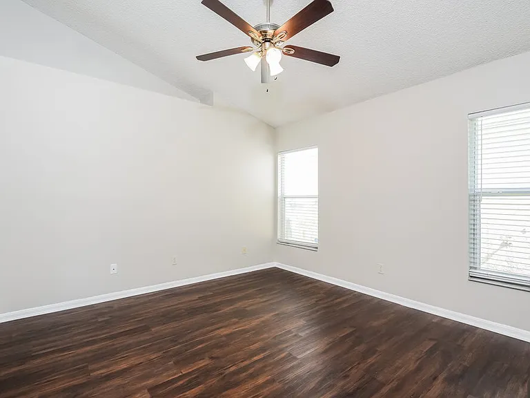 4331 Boca Woods Dr — Photo 8