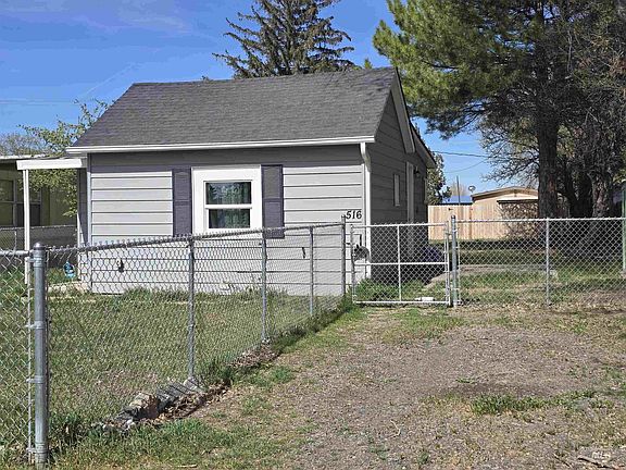 3rd image of 516 W Avenue C