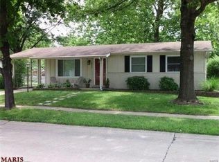 2035 Lindsay Ln, Florissant, MO 63031