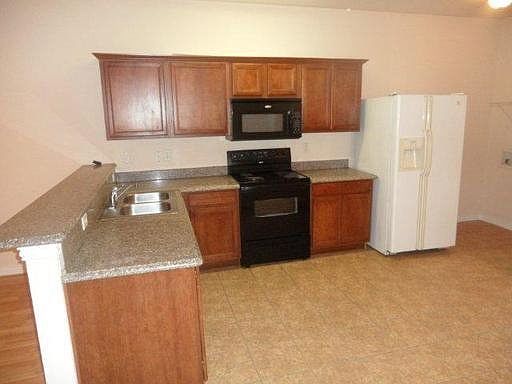 3rd image of 8118 Arbor Ave
