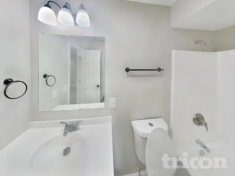 104 Edgewater Ct — Photo 20
